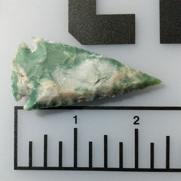 Two stone arrowheads - Picture 3 of 5
